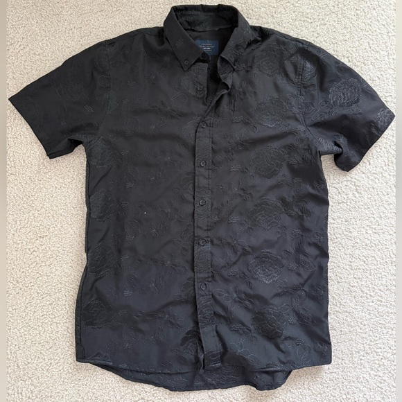 Stylish Black Button Down Shirt for Men - Picture 1 of 4